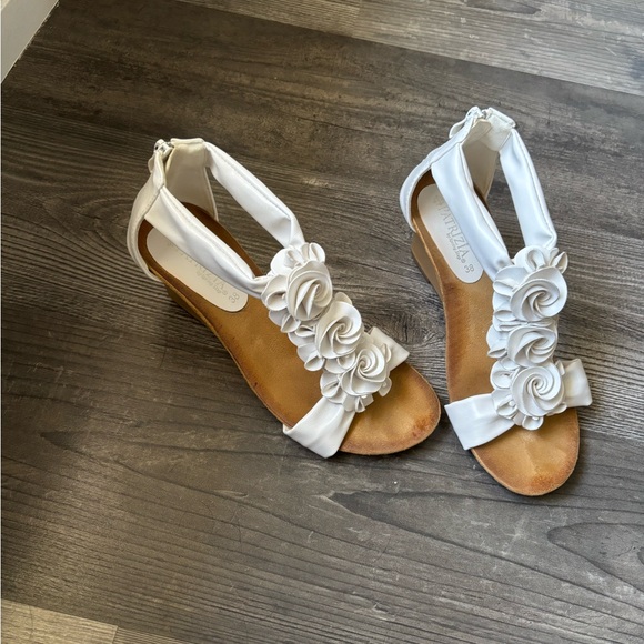 Women's size 38 7.5 Patrizia by spring step wedge shoes heels sandals flower - Picture 5 of 5